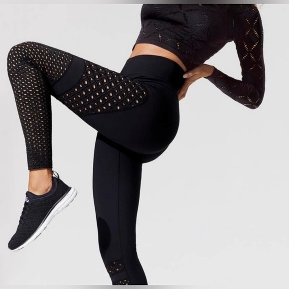 Carbon38 | Eyelet Side Panel Legging in Black XS NWOT